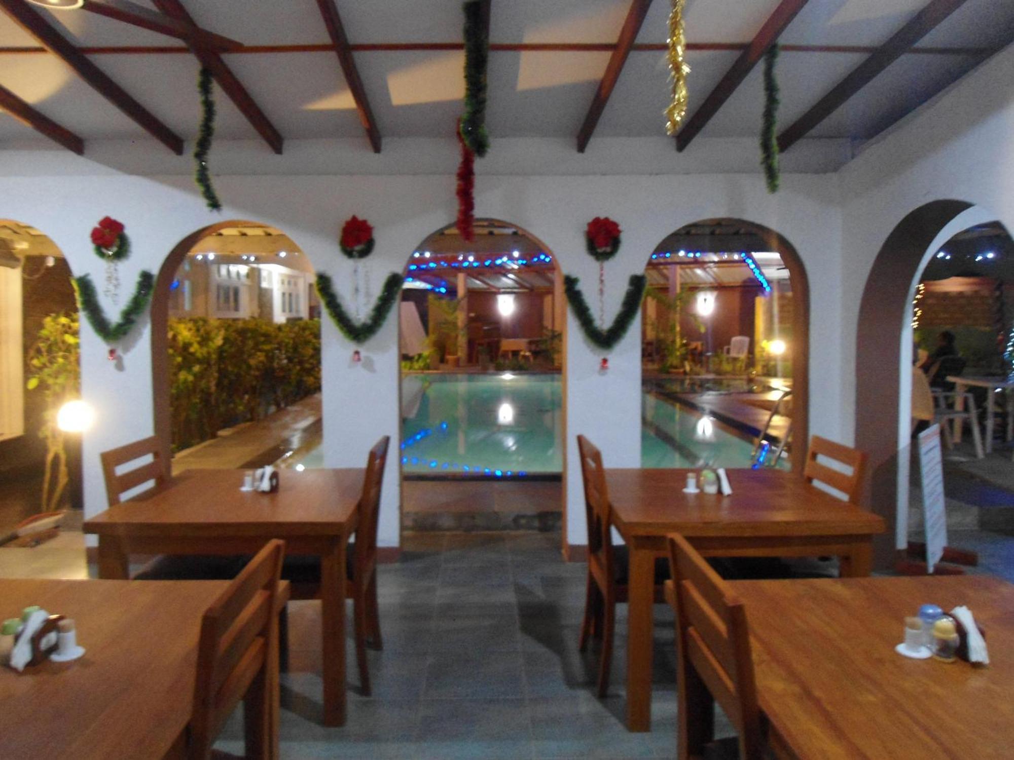 Ranveli Beach Hotel Dehiwala-Mount Lavinia Εξωτερικό φωτογραφία